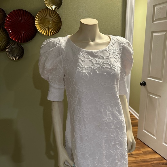 Lilly Pulitzer - Picture 1 of 8